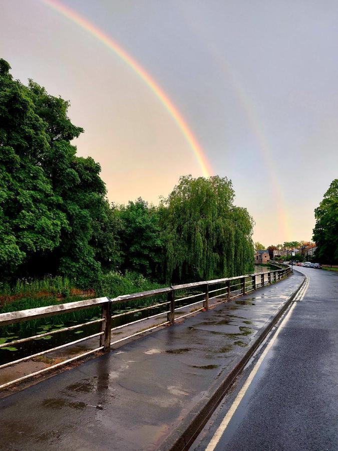 Riverside Йорк Екстериор снимка